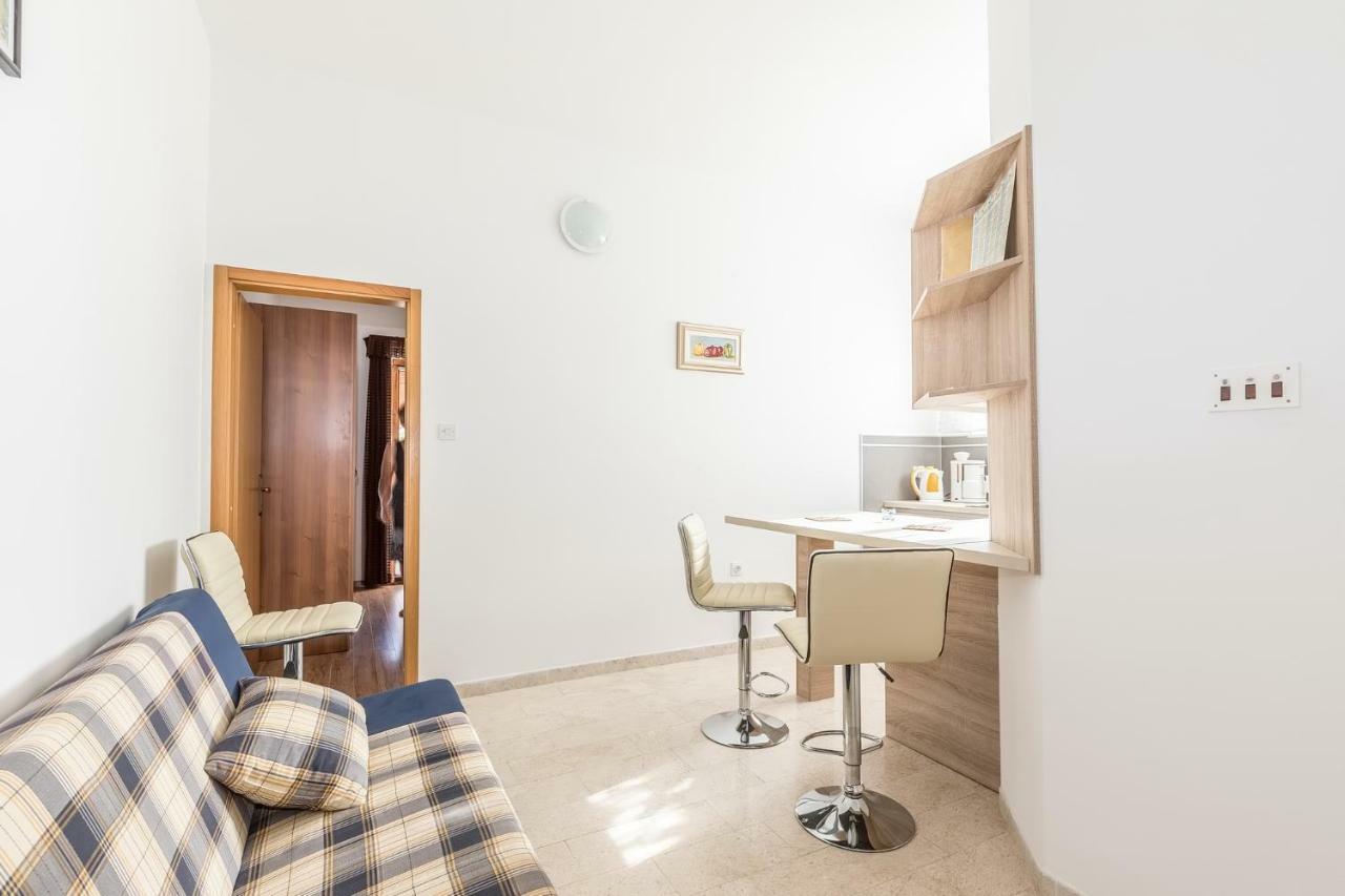Apartments Darinka Poreč Buitenkant foto